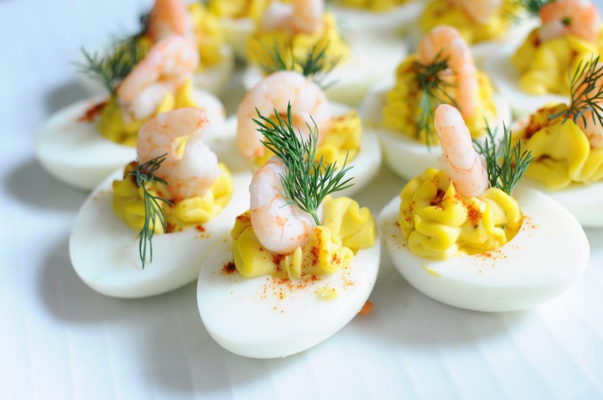 Яйця фаршировані креветками