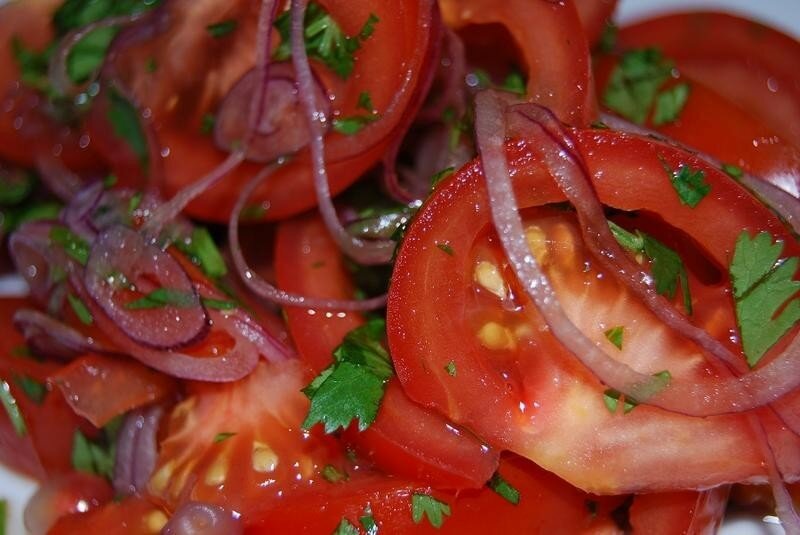 Підбірка салатів з помідорів