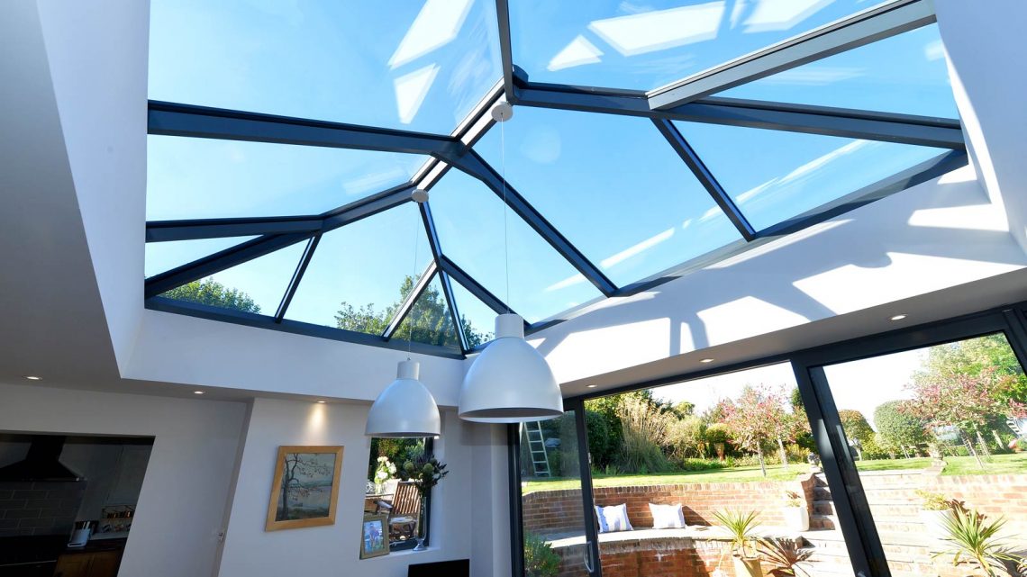 Як вибрати ідеальний скляний дах для вашого дому?