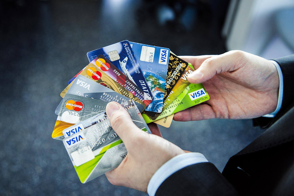 Кредитні та дебетові картки