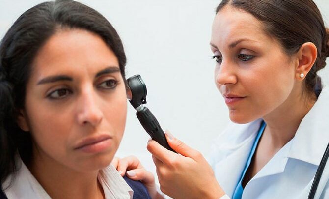 Болить вухо всередині – що робити, щоб зняти біль, причини і лікування