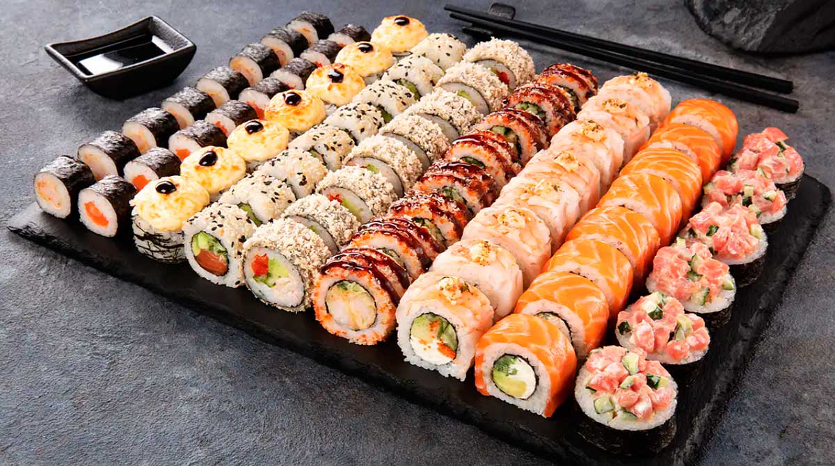 Сімейний сет суші від ресторану https://lviv.sushi-master.ua/