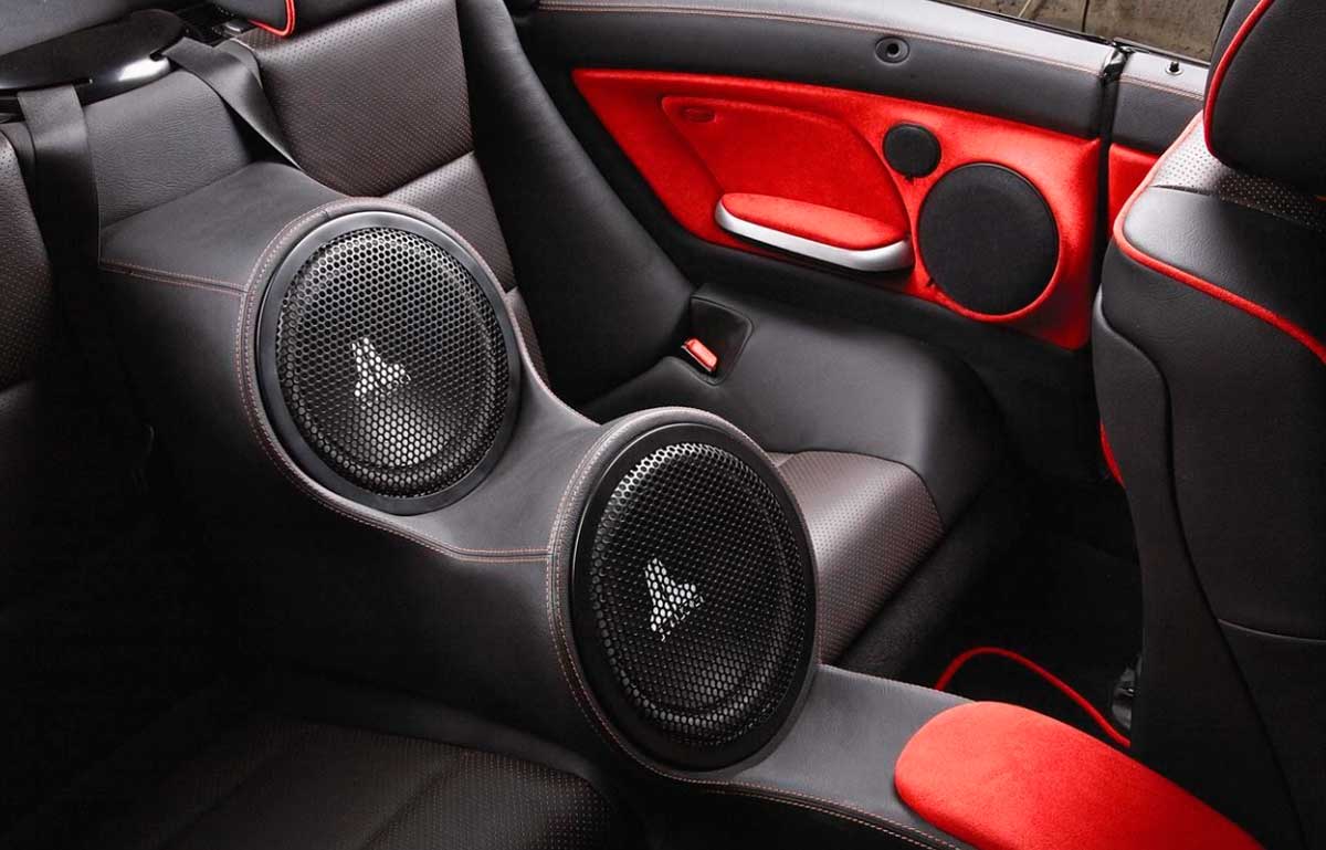 Мощная акустика в машину