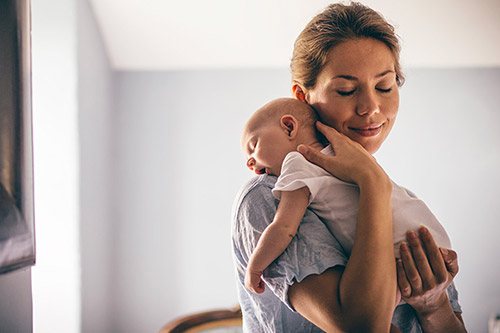 У немовляти кашель і нежить, але немає температури: чи потрібно починати лікування У немовляти кашель і нежить, але немає температури: чи потрібно починати лікування