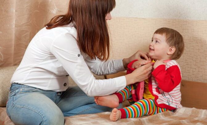 Як швидко навчити дитину одягатися і роздягатися самостійно: прийоми навчання для діток 2-3 років