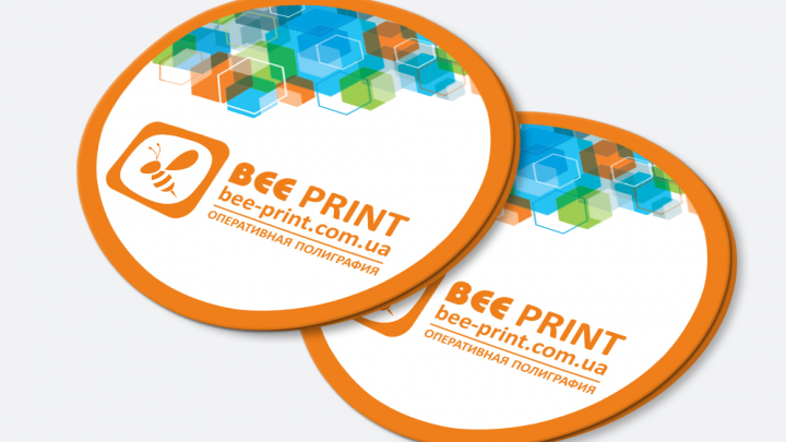 Печать фирменных наклеек от Bee Print