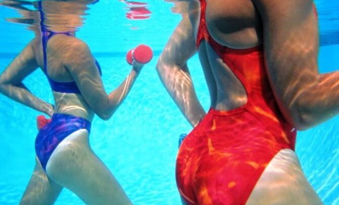 Аквааеробіка для вагітних – користь плавання для майбутніх мам