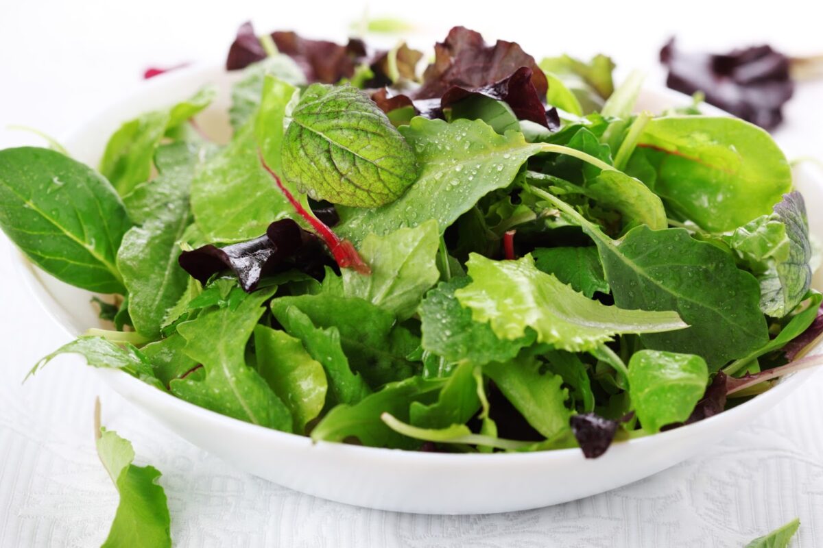 Зеленый салат, рукола, латук