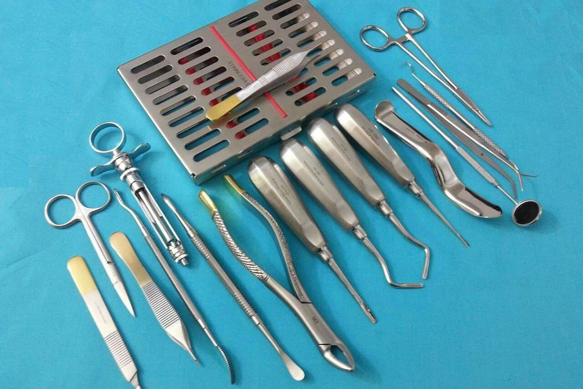 Хірургічні стоматологічні інструменти