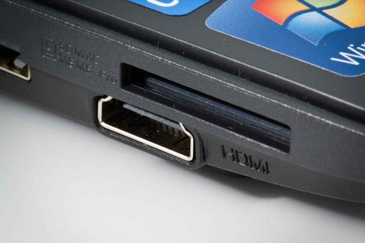 HDMI (High-Definition Multimedia Interface)